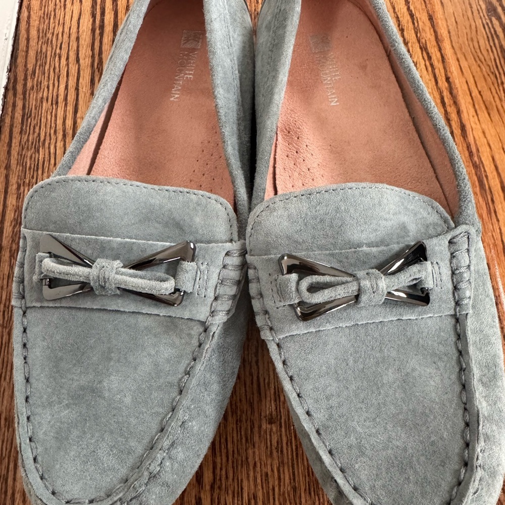 White Mountain Women's Suede Loafers in Light Gray - Picture 2 of 4